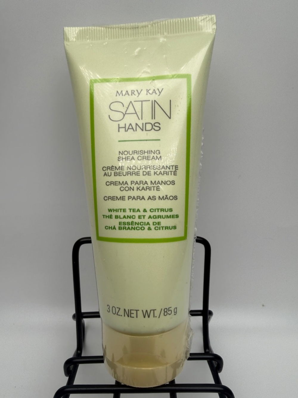 Mary Kay Satin Hands Nourishing Shea Cream - Cream with Green Accent
